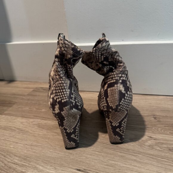 Steve Madden - Elory Snake Skin Printed Fabric Booties - Picture 7 of 7